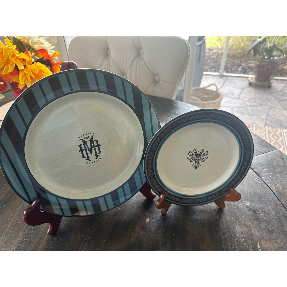 Disney Haunted Mansion 2 Piece Plate Set Dinner Salad Stoneware 2023 VGUC